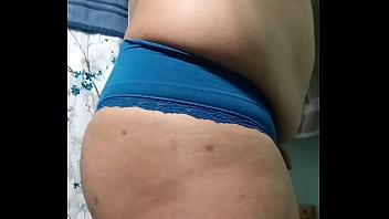 Preview 2 of Footworship Defeat - Sexy thick ass