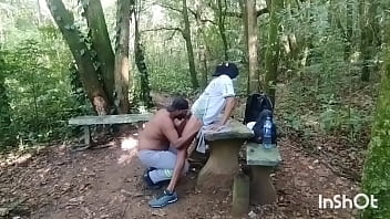 Preview 2 of Amma Sam Xxx - Como fuder um Operario pai de familia no meio do mato e ainda gozar na cara dele. Vejam aqui. Video completo em Xvideos Premium