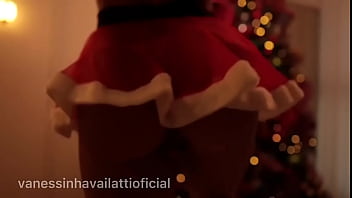 Preview 1 of Denish Lesbian - Pelada abrindo meus presentes de natal