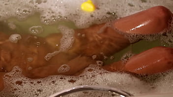 Preview 1 of Yang Guifei - Fucking my hot roomate in the tub