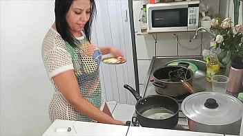 Preview 2 of Sasha Grey Filth And Furry - Sarah Rosa │ Cozinha Sexy │ Macarr&atilde_o Sensual