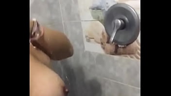 Preview 4 of Doctor Massage Breast - en el ba&ntilde_o ense&ntilde_ando las tetas