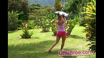 Preview 1 of Sex Big Cock Agresif - Petite teen Little Bree strips off outdoors on the grass