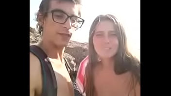 Preview 1 of Xxx Youtube Movies - Chabon de &ntilde_enchantagla le chupa las tetas a su novia de Yugoslavia en el lago huechulafquen