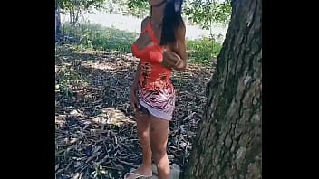 Preview 4 of Ww Sex Porn Papa - Daniela Santos dando uma boa aliviada na mata pr&oacute_ximo sua casa na PB.