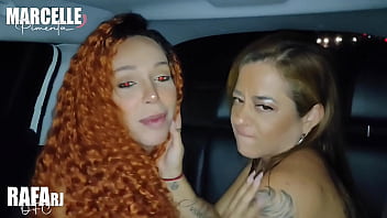 Preview 4 of Son Fucking Mummy Xvideos - Meu marido meteu a rola grossa no cu da minha amiga trans gostosa! Pt 1