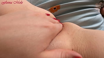 Preview 1 of Dee Siren Deviantdavid - The girl masturbates a very wet pussy close-up and cums in the first person.