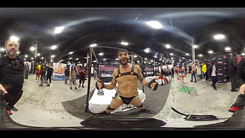 Preview 1 of Www Xxxvdo Hd - Eddy Danger doing a body tour for the ladies at Exxxotica NJ 2021 in 360 degree VR