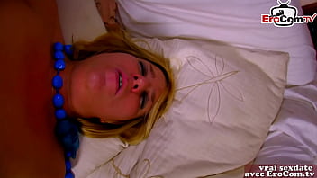 Preview 3 of Kau Tolak Cintaku - Une femme au foyer mature et blonde fran&ccedil_aise se fait sodomiser