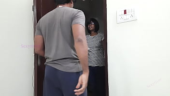 Preview 1 of Pijitan Dokter - Delivery Girl Fucked by Customer - Indian Best Porn Clear Hindi Audio