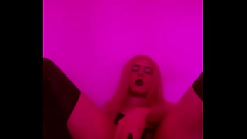 Preview 4 of Brtish Pornstar - Beckyvelly colocando dildo