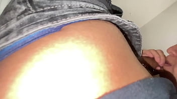 Preview 3 of Hindi Me Bole Xxx Bf - Mi hermanastra entra permiso y me ve masturbando | me ense&ntilde_a su hermoso culo y no puedo evitar decirle que chupe mi verga dialogos en espa&ntilde_ol