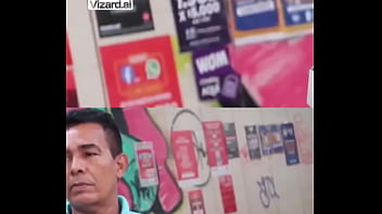 Preview 4 of Alure Kendin - &iquest_Qu&eacute_ sube pero nunca bajara? #dolar #elchicletv #ganardinero #atrevidoypegajoso #carnavales #chiclenoticias #responde