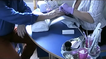 Preview 2 of Bf Filmhd - DIRTY PRISCILLA NAGELT IM NAGELSTUDIO MIT LATEX HANDSCHUHEN
