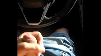 Preview 2 of Wwwww Xxxxxx Videos Com - Novinho batendo punheta dentro do carro