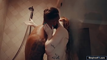 Preview 2 of Esposas Cojidas - Guy fucks his big tits gf in the shower