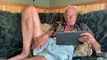 Preview 3 of Xxxxxx Videos Tamiil Aunty - Roger Virre - in these corona times 7