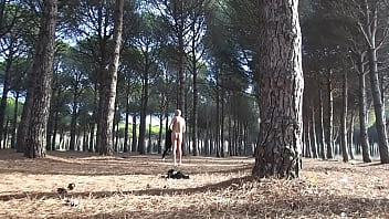 Preview 1 of Perri Piper Bbc - exhib et poids aux tetons sur une aire de drague en foret