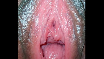 Preview 2 of Amature Brunette Big Ass - Пизда Алексы крупным планом