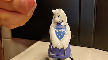 Preview 2 of Pornstarjulia Ann - Toriel figure #2 (Undertale)