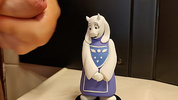 Preview 1 of Pornstarjulia Ann - Toriel figure #2 (Undertale)