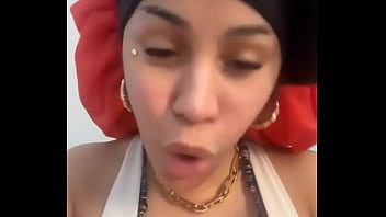 Preview 2 of Valentina Napi Xxx Taxi - Cardi b