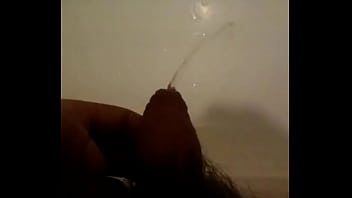 Preview 1 of Taylan - Peeing into the bathtub/Happy new year!
