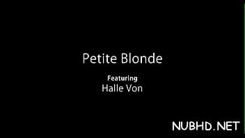 Preview 1 of Ist Time Sex In Chool - Sweet blonde Halle Von adores oral games