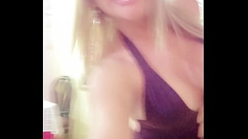 Preview 3 of Hot Mom Massage - Comenzamos con los ma&ntilde_aneros