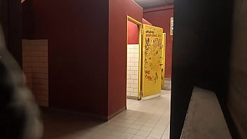 Preview 1 of Bidxxx - surpris durant une exhib dans des chiottes d&#039_autoroute