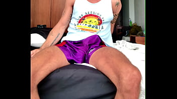 Preview 1 of Buni Bg4 - BULTO DURO,  EN SHORTS PAJEANDOME