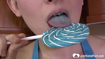 Preview 2 of Strid Bergas - Hot MILF enjoys sucking on a lollipop