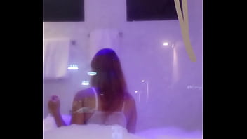 Preview 2 of Teenage Girls Sexy Videos - Cheia de tes&atilde_o fui fuder com o dotado na hidro no motel pt 1