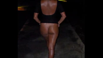 Preview 1 of Mini Porno Roliki - Indian wife flashing ass on vacation