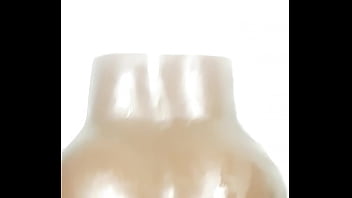 Preview 2 of Sahsha Grey Xxx In Bath - Baiser son petit cul en silicone