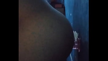Preview 4 of College Ragging Girls Fucking - Putito meti&eacute_ndose a fondo dildo de 19 cm
