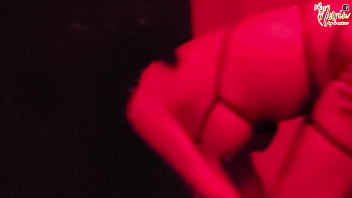 Preview 3 of Afgani Girl - Les bailo y se las mamo hasta que se vienen en mi boca mientras mi novio mira