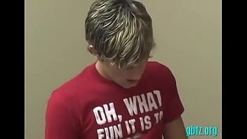Preview 3 of Para Nay - Twink gives a oral-stimulation