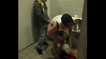 Preview 3 of Myth Cok - Dreckige Toiletten Schwuchtel wird vollgepisst
