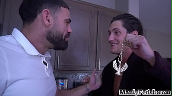 Preview 1 of Close Up Puss Sucking - Kitchen hunk rimming bf before blowjob in erotic couple