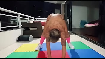 Preview 1 of Xnvide Twitcam - Malhando e sentando na prepara&ccedil_&atilde_o para o ano novo
