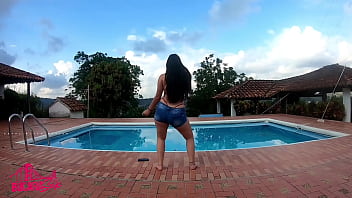 Preview 1 of Sari Xxxn - Colombia bailando twerking brasile&ntilde_o muy cachonda