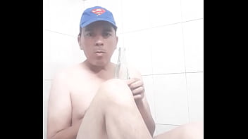 Preview 1 of Vip Long Dick Sex - Tomando soda desnudo