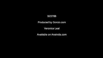 Preview 1 of Alie Vat - Veronica Leal&#039_s Anal &amp_ Piss 2021 Christmas with GONZO SZ2788