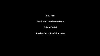 Preview 1 of Vagina Breaking - Silvia Dellai&#039_s Anal 2021 Christmas with GONZO SZ2788