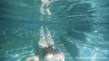 Preview 4 of Ariella A Fererra - Meat Milking Mermaid! Sensual Sunny Lane Sucking Cock Inside The Pool!