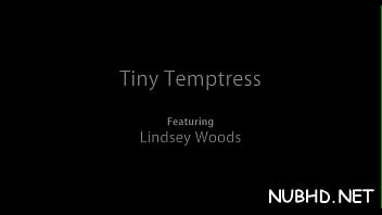 Preview 2 of Candy Coox - Prodigious latin hottie Lindsey Woods performs sausage licking session