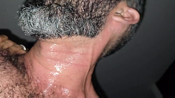 Preview 4 of Striptres - Uma DP com rolas extremamente grossas,  passivo gritou de tes&atilde_o sendo invadido. FULL RED
