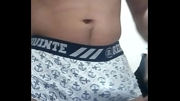 Preview 1 of Silva Foxx - Vizinho n sabia bola e me pediu so pra ne ver nu