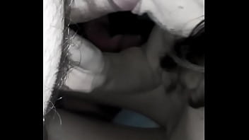 Preview 1 of San To Mom Kicking - Una mamada incre&iacute_ble